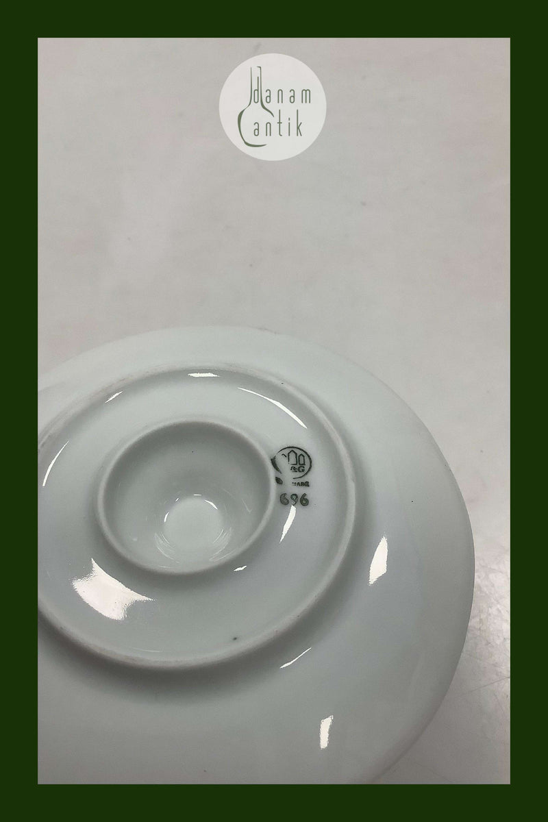 Bing and Grondahl Offenbach without gold Egg cup on foot No 696