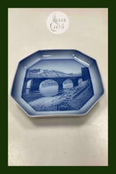 Bing og Grøndahl Alfabet Platte Torino Designet i 1933-1934 af Ove Larsen