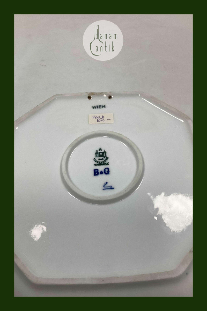 Bing og Grøndahl Alfabet Platte Wien. Designet i 1933-1934 af Ove Larsen