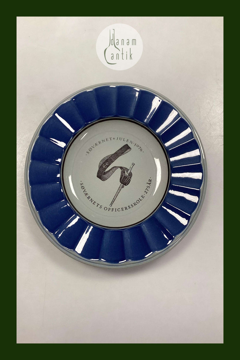 Royal Copenhagen / Aluminia Navy Christmas Plate 1976