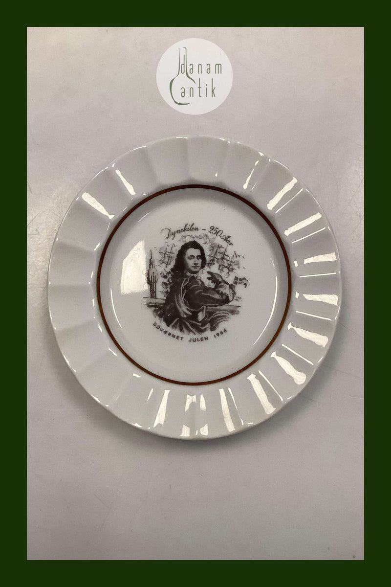 Royal Copenhagen / Aluminia Søværnets Juleplatte 1966