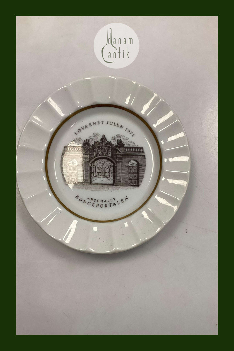 Royal Copenhagen / Aluminia Søværnets Juleplatte 1971