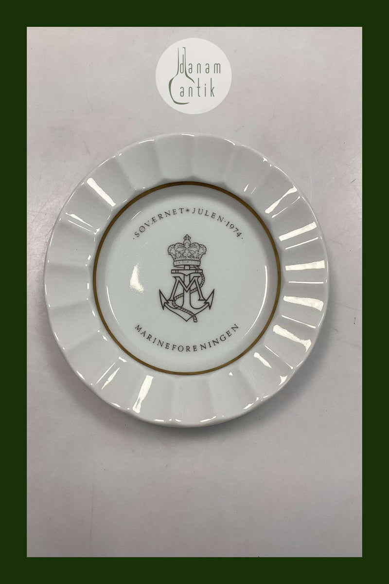 Royal Copenhagen / Aluminia Søværnets Juleplatte 1974