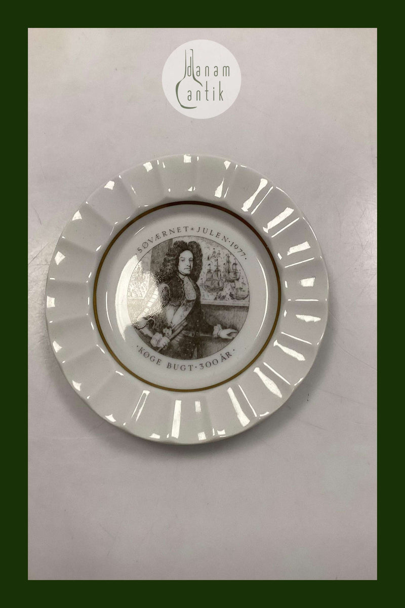 Royal Copenhagen / Aluminia Søværnets Juleplatte 1977