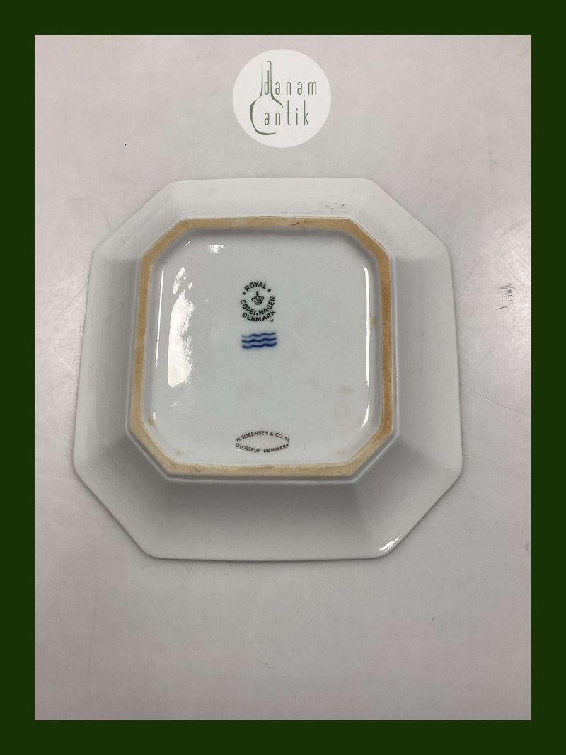 Royal Copenhagen Platte med Rosenborg H. Sørensen og Co