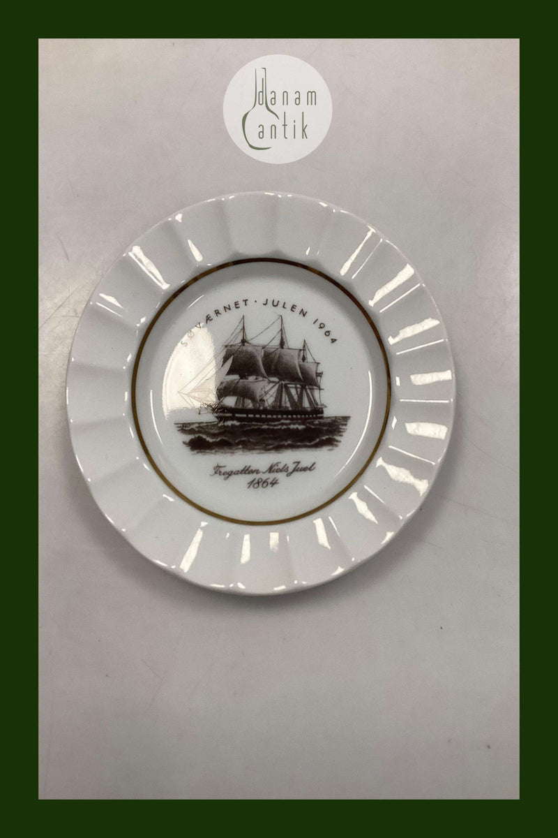 Royal Copenhagen / Aluminia Søværnets Juleplatte 1964