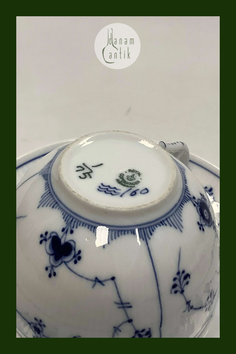 Royal Copenhagen Musselmalet Riflet Thekop / Kontorkop No 75