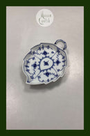 Royal Copenhagen  Musselmalet Riflet Bladformet Asiet No. 143