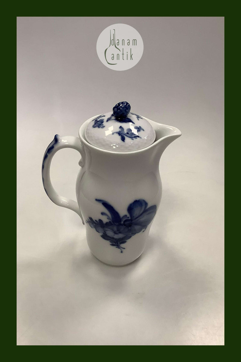 Royal Copenhagen Blå Blomst Flettet kande No 8145