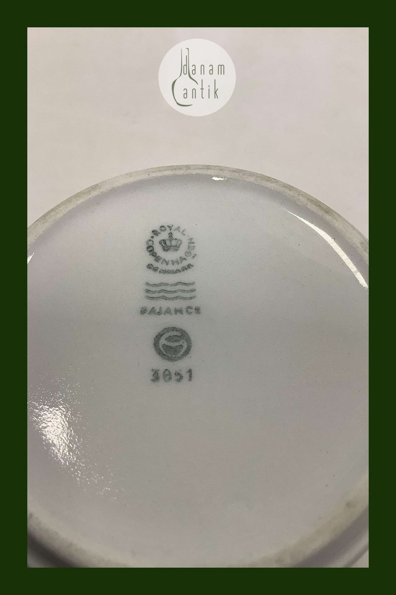 Royal Copenhagen Blåkant krukke No. 3051