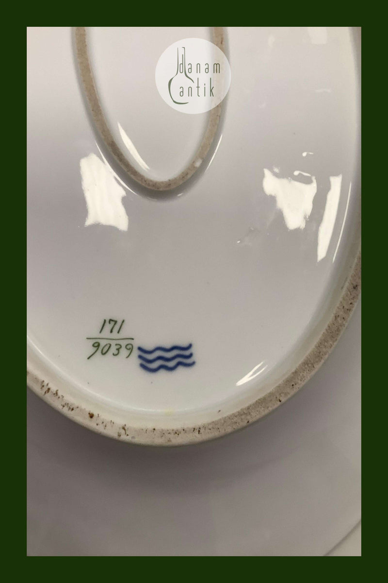 Royal Copenhagen Stel 171 ( ligner Berberis ) Servingsfad No 9039