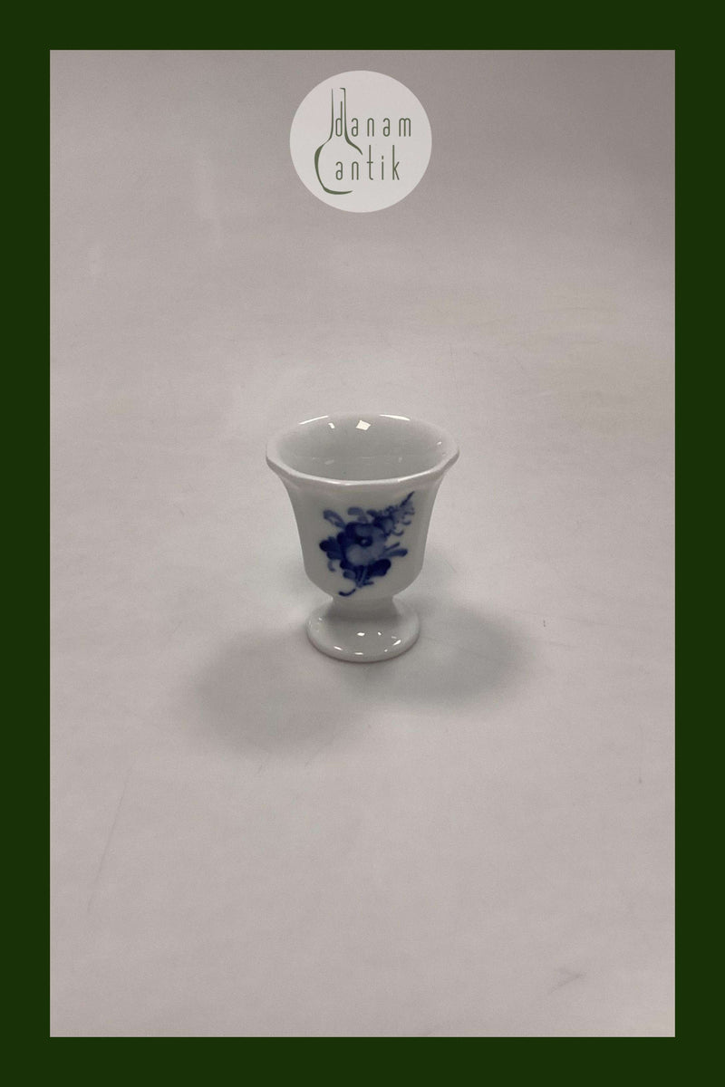 Royal Copenhagen Blå Blomst Kantet Æggebæger No. 8576