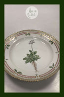 Royal Copenhagen Flora Danica Salat Tallerken No 20 / 3573
