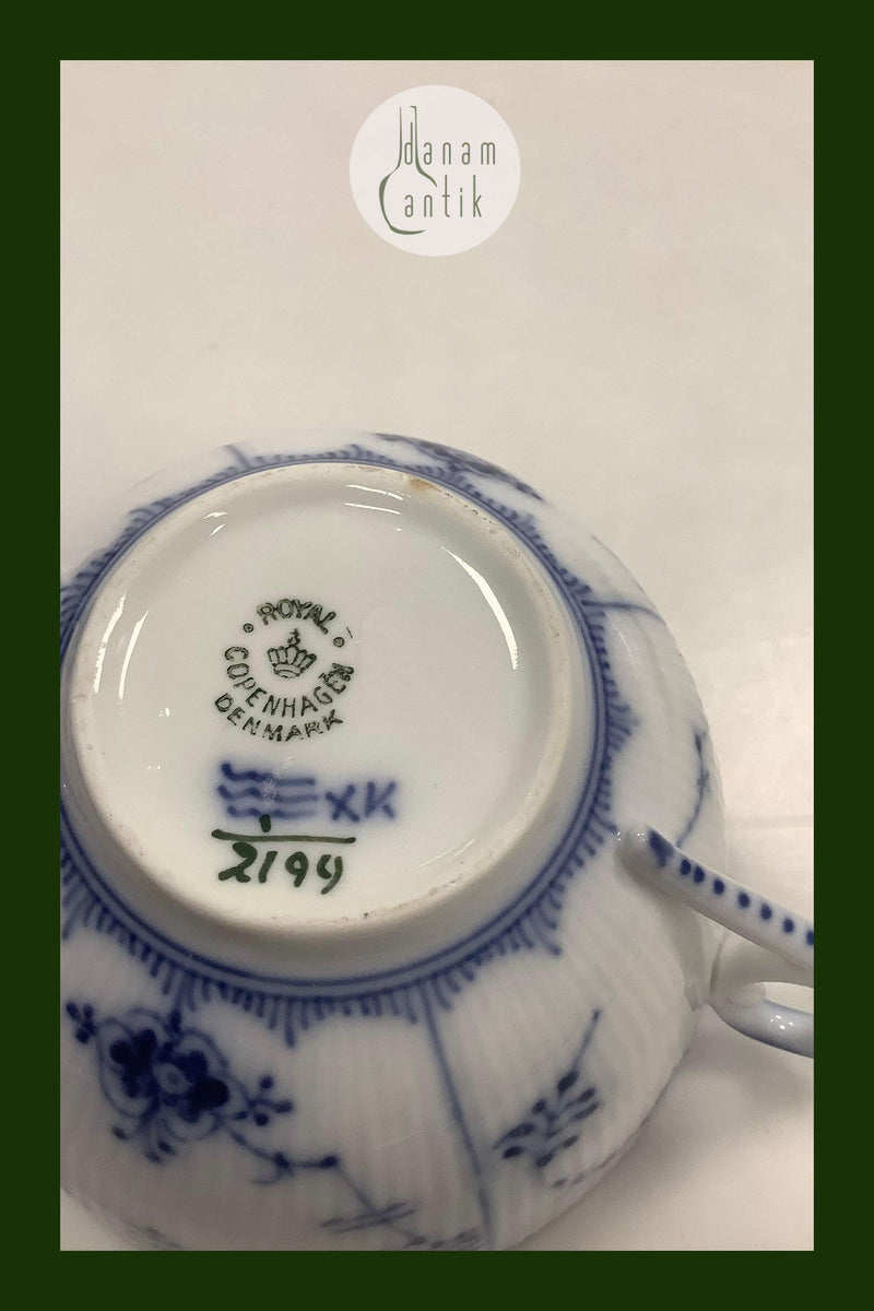 Royal Copenhagen Musselmalet Riflet Bouillon Kop med Underkop No. 2199