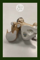 Bing og Grøndahl Figur Dreng med gravhund No. 1951 hvid variation