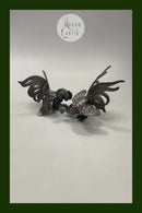 Sølvplet Ormamental Figurer af Hane og høne der slås