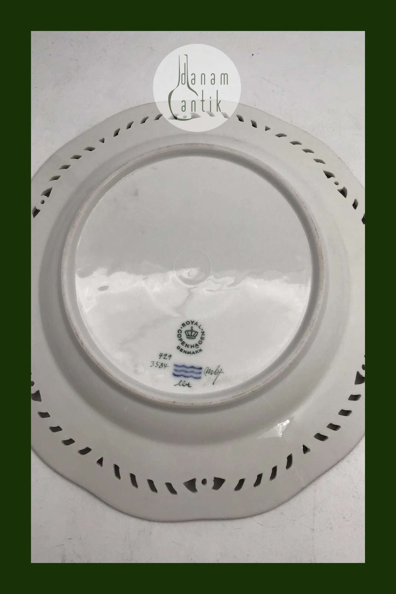 Royal Copenhagen Flora Danica Frugttallerken No. 429/3584.