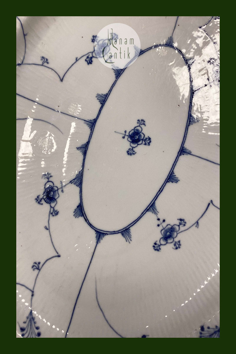 Royal Copenhagen Musselmalet Riflet Antik Fad