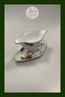 Royal Copenhagen Stel No 93 Hvid Halvblonde m. Blomster og Guldkant Sovseskål