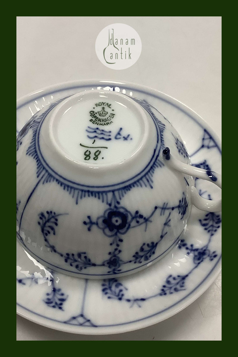 Royal Copenhagen Musselmalet Riflet Kaffekop med underkop no.88.