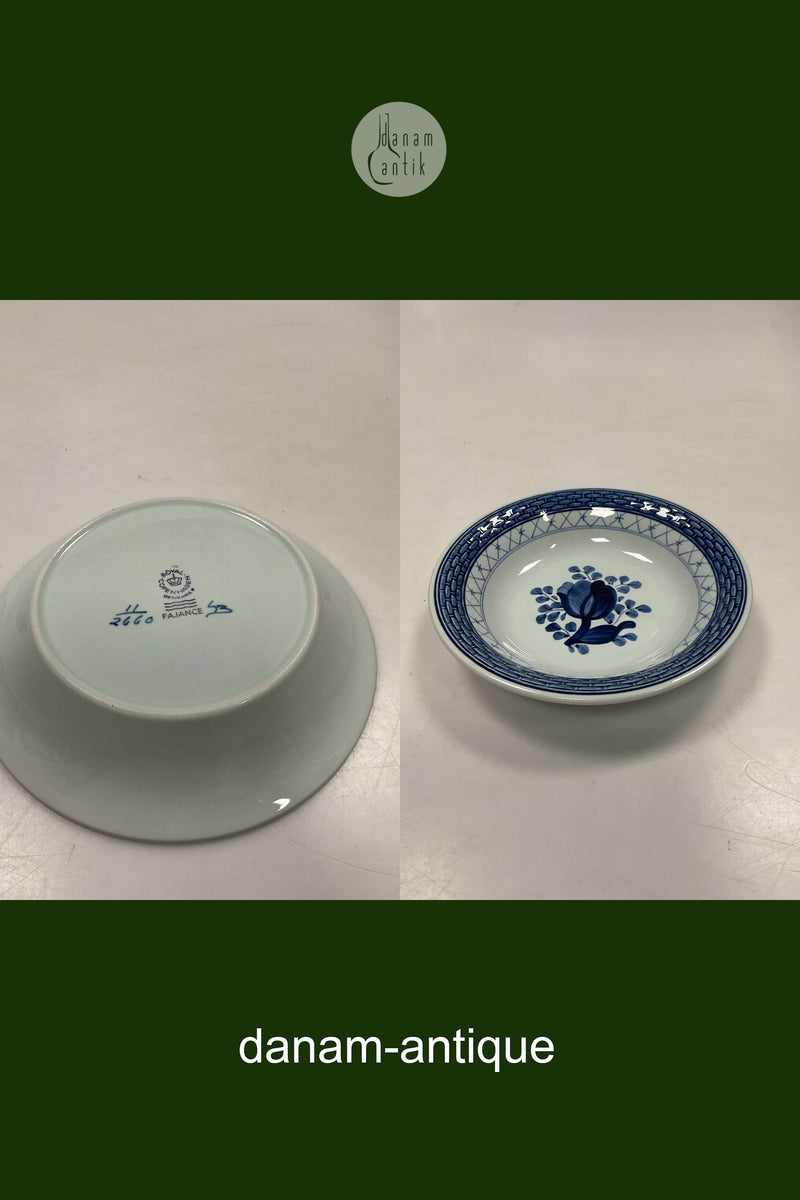 Royal Copenhagen / Aluminia Blå Tranquebar Skål No. 2660