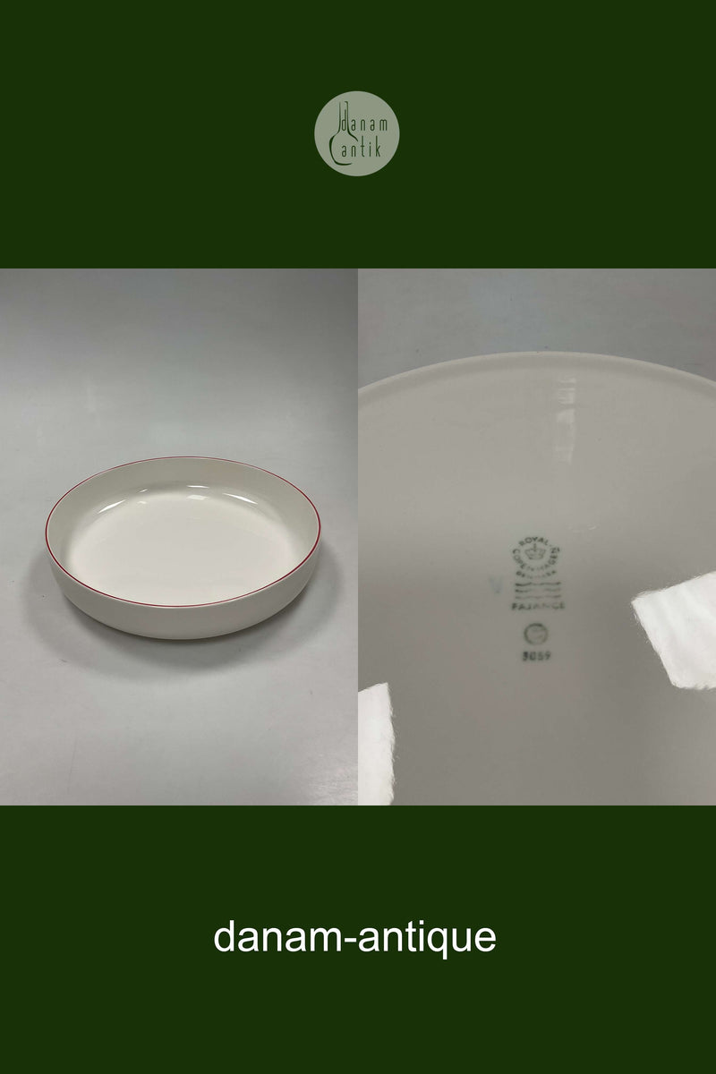 Royal Copenhagen Rødkant Lav Rund Skål No. 3059