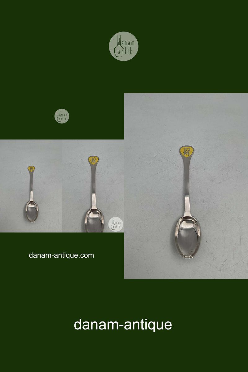 Hans Hansen Sterling Sølv Årsske 1984. Med Hjerte i gul emalje