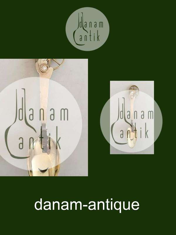 A. Michelsen 1942 Juleske Forgyldt Sterling Sølv med emalje.