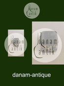 Gammel Boks til guld eller sølv fingerbøl. Udført i læder.