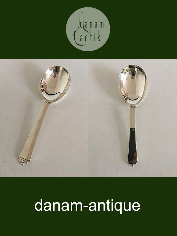 Georg Jensen Pyramide Sterling Sølv Stor Servingsske No 111