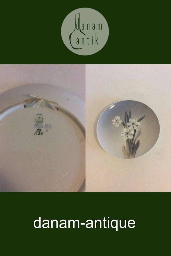 Royal Copenhagen Motiv Platte med Forårsblomst No 29/1125