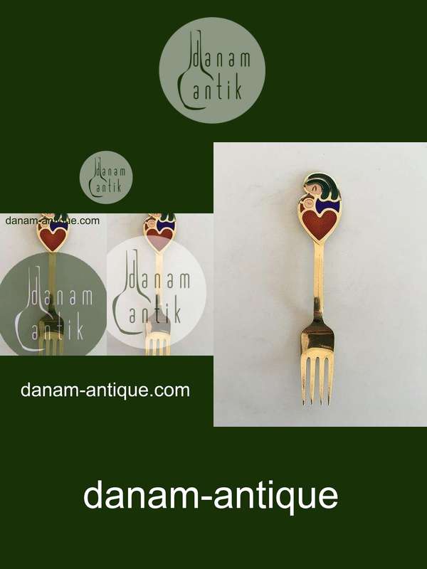 A. Michelsen 1968 Julegaffel Forgyldt Sterling Sølv med Emalje.