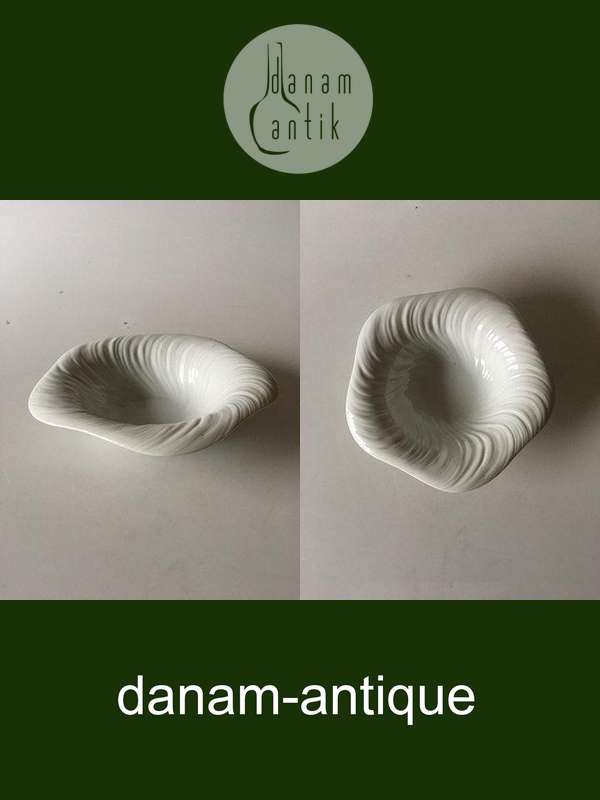 Royal Copenhagen Hvid Konkylie Dyb Morgenmadsskål No 14173(604)