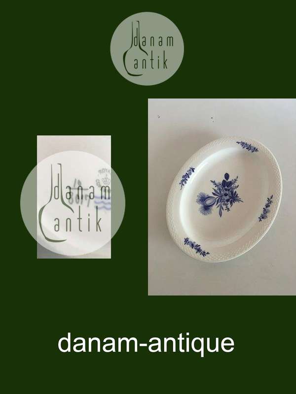 Royal Copenhagen Blå Blomst Flettet Ovalt Fad No 8017