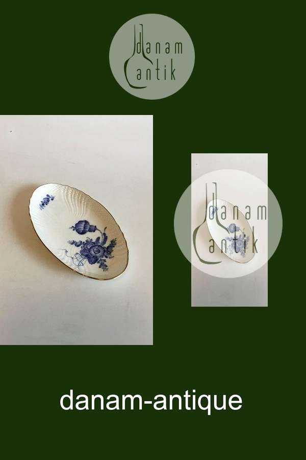 Royal Copenhagen Blå Blomst Svejfet med Guld Lille aflangt Fad No. 1689