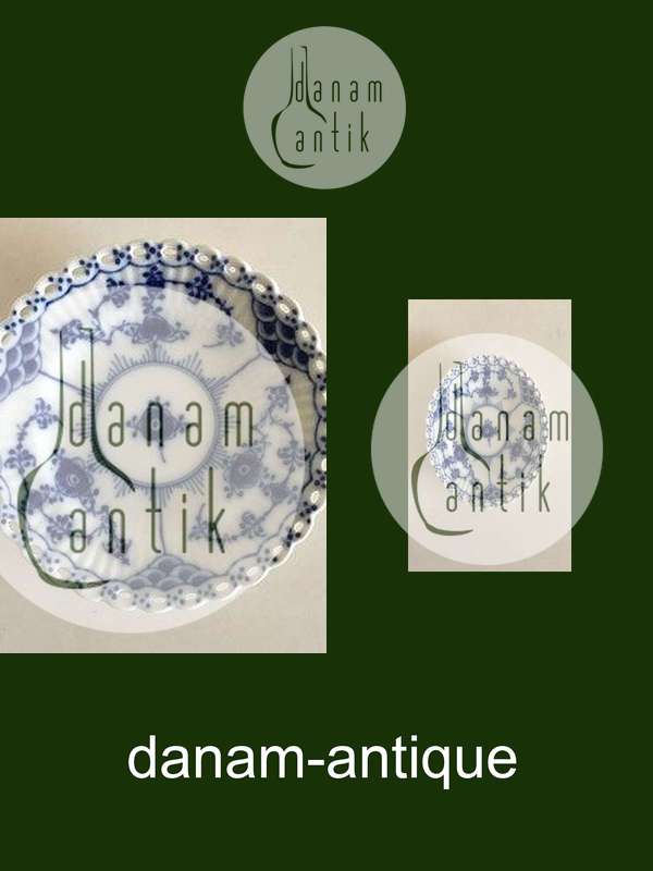 Royal Copenhagen Musselmalet Helblonde Tallerken til Æggebæger No 1145