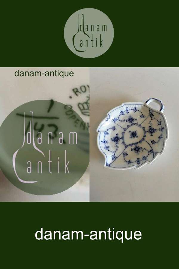 Royal Copenhagen  Musselmalet Riflet Bladformet Asiet No. 143