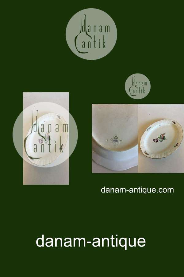 Royal Copenhagen Let Saksisk Blomst Ovalt Fad No. 1557