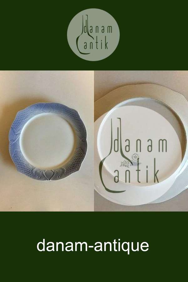 Royal Copenhagen Art Nouveau Plate with Fish Border No 1212