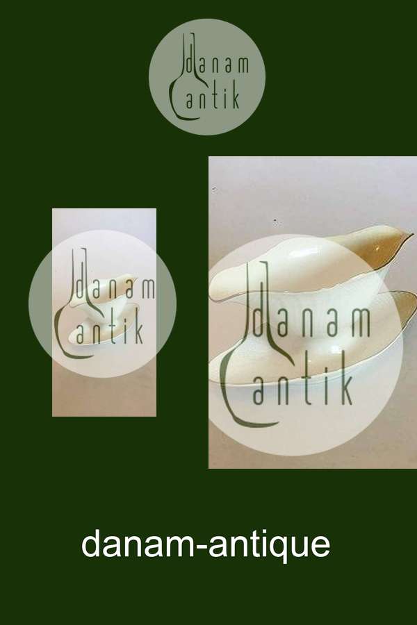 Royal Copenhagen Creme Svejfet med Guld (Stel 1235) Sovseskål No 1871