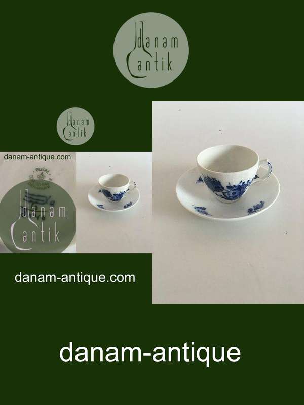 Royal Copenhagen Blå Blomst Flettet Kaffekop med Underskål No 8040