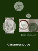 Bing Grondahl Egmont Side Plate No 28A。白色带酒红色边缘和金线