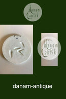 Royal Copenhagen Biscuit Platte "Hyrdinde med en Amorinerede". No 110