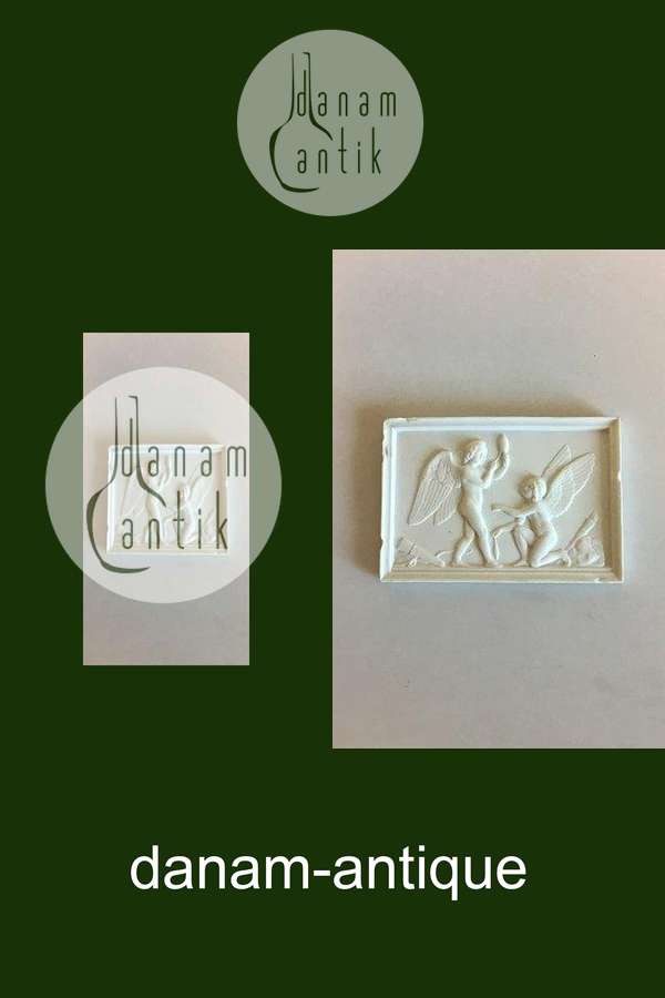 Royal Copenhagen Bisquit "Amor og Hymen spinder livets tråd" Platte