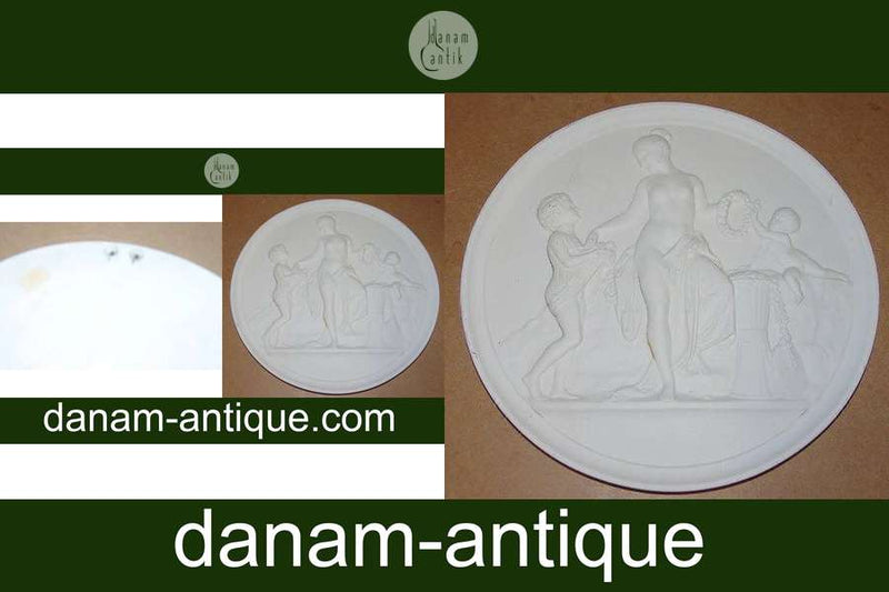 Bing &amp; Grondahl Biscuit Plate Childhood and Spring No 116。根据索瓦尔德森1836年在罗马的原作复制。尺寸为29厘米