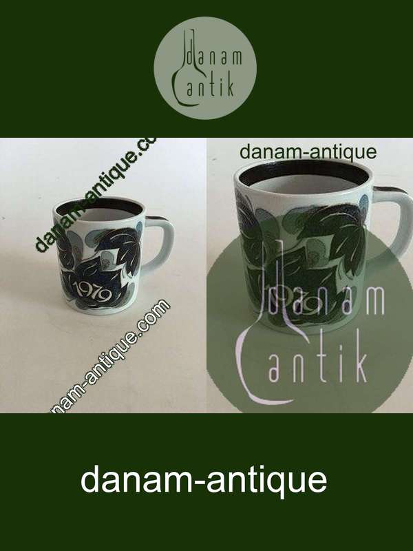 Royal Copenhagen Stort Årskrus 1979 (uden sølv plade )