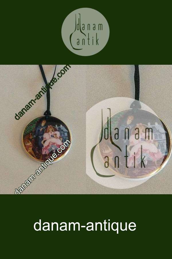 Royal Copenhagen Kære Familie Ornament fra 1995