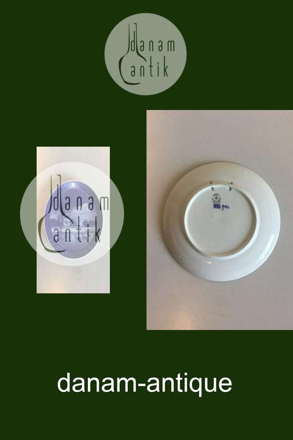 Royal Copenhagen Juleplatte fra 1934 med Engelsk indskription "Christmas"