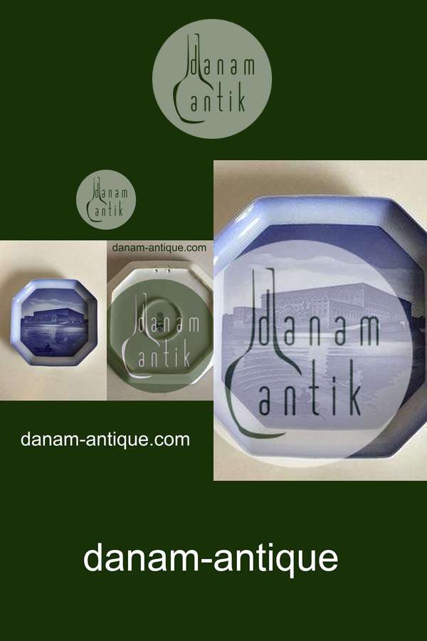 Bing og Grøndahl Alfabet Platte Stockholm. Designet i 1933-1934 af Ove Larsen