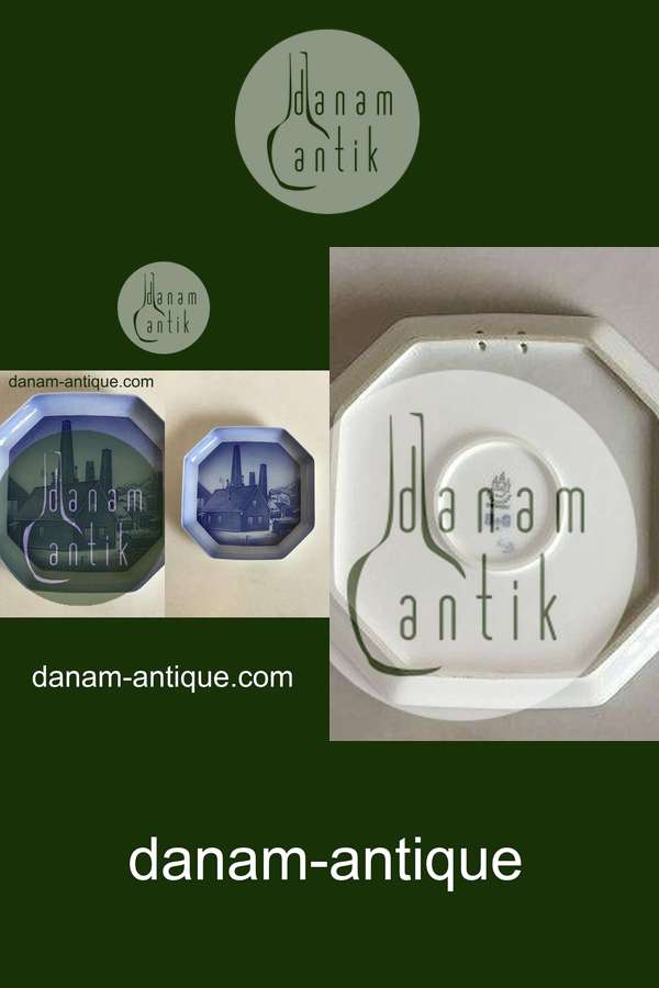 Bing og Grøndahl Alfabet Platte Essen. Designet i 1933-1934 af Ove Larsen